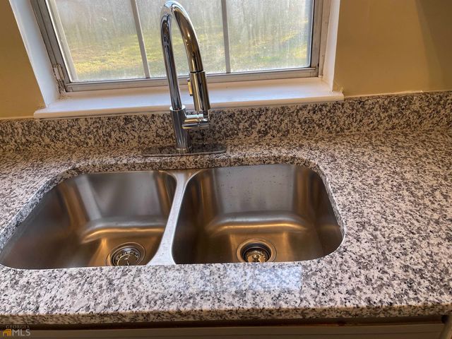 10399 Briarbay Drive, Jonesboro, GA 30238