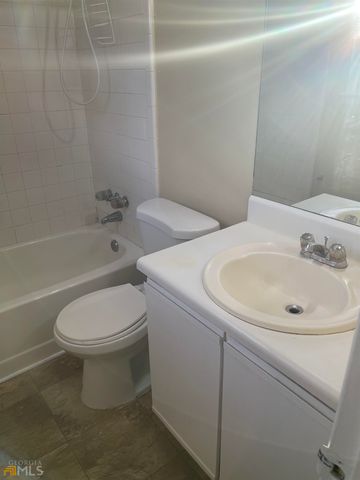 10399 Briarbay Drive, Jonesboro, GA 30238