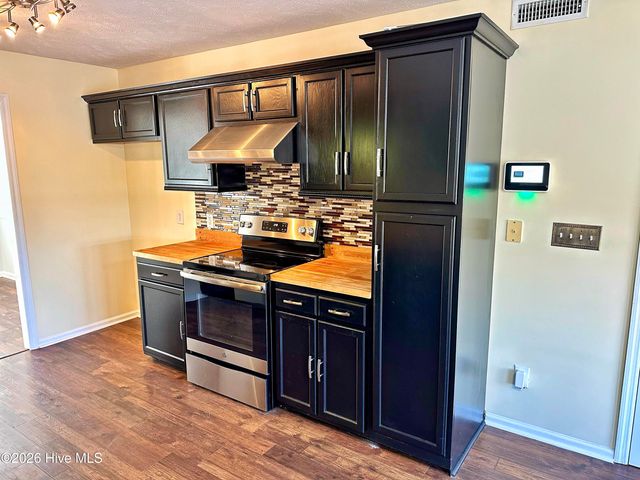 200 Newhan Court, Jacksonville, NC 28546