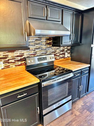 200 Newhan Court, Jacksonville, NC 28546