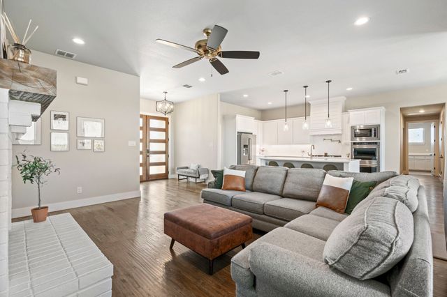 2110 Shady Grove Road, Weatherford, TX 76088