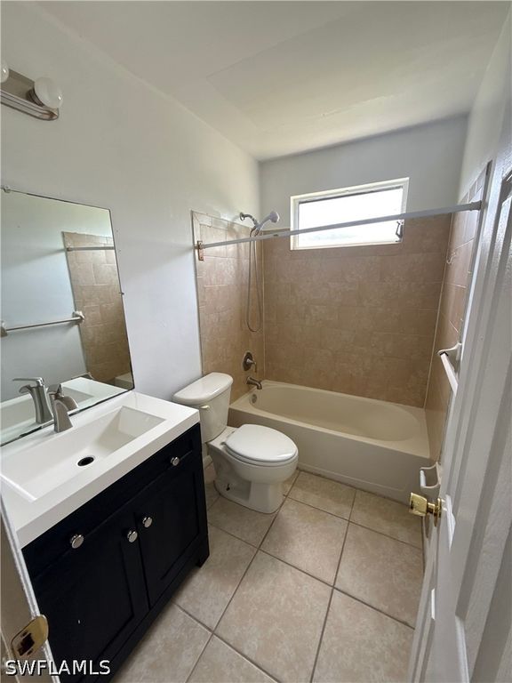 3950 Lora ST 205, Fort Myers, FL 33916