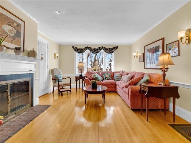 243 Upland Ave, Newton, MA 02461