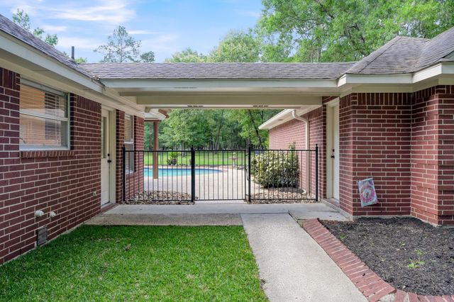 5307 Country Court, Magnolia, TX 77354