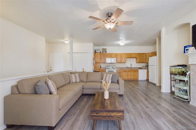 7170 S Wenatchee Way F, Aurora, CO 80016
