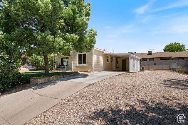 433 S 100 E, St. George, UT 84770