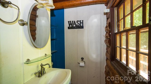 305 Melanie Lane, Black Mountain, NC 28711