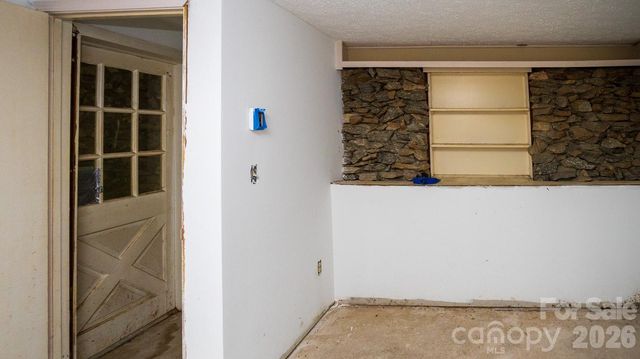 305 Melanie Lane, Black Mountain, NC 28711