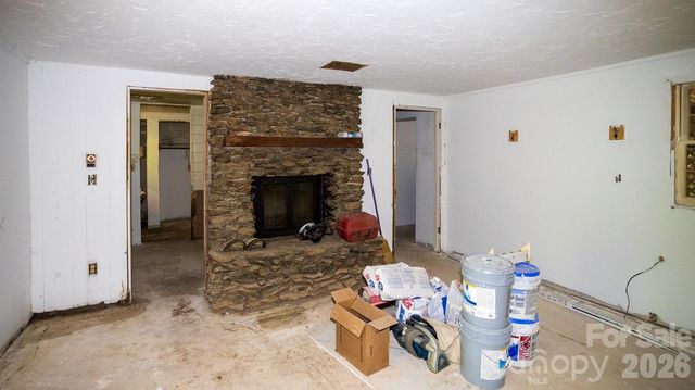 305 Melanie Lane, Black Mountain, NC 28711