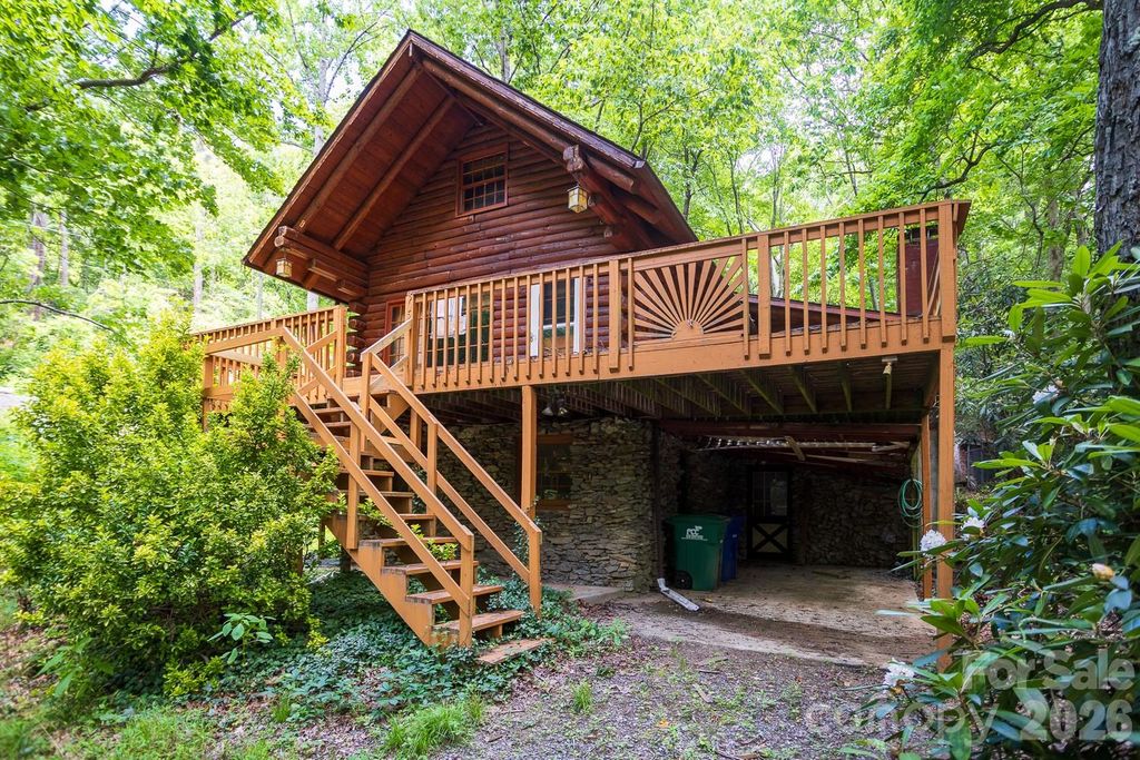 305 Melanie Lane, Black Mountain, NC 28711