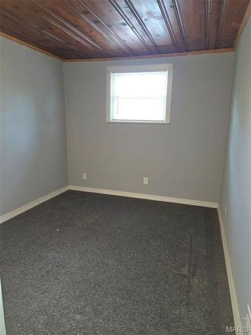 2431 N Henry Street, Alton, IL 62002