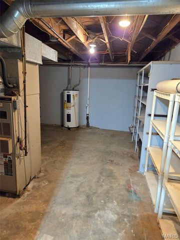 2431 N Henry Street, Alton, IL 62002