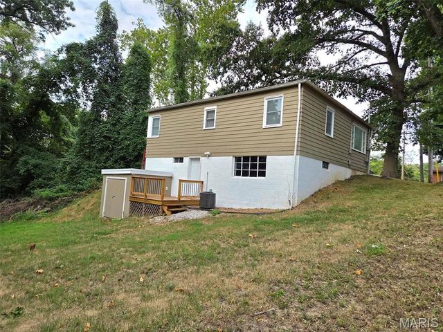2431 N Henry Street, Alton, IL 62002