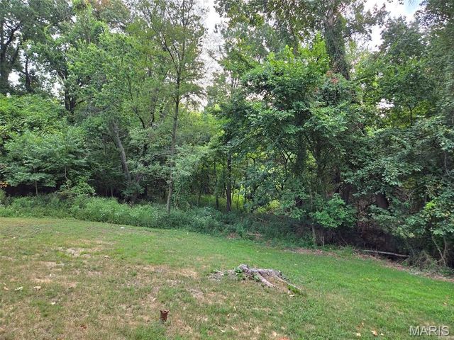 2431 N Henry Street, Alton, IL 62002
