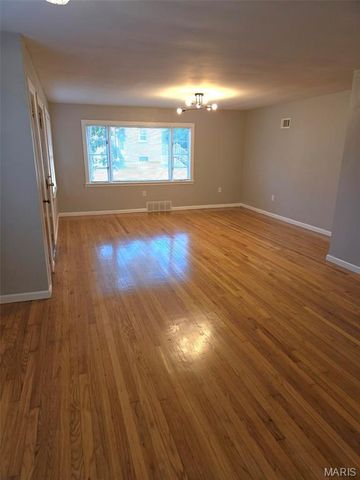 2431 N Henry Street, Alton, IL 62002