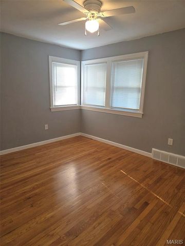2431 N Henry Street, Alton, IL 62002