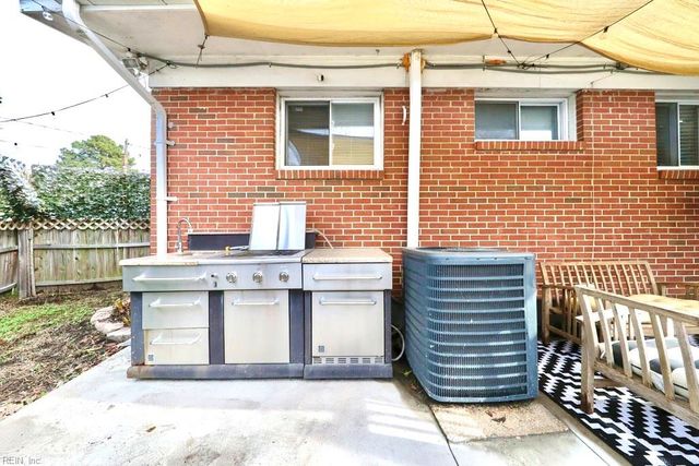 1022 Basie CRST, Portsmouth, VA 23701