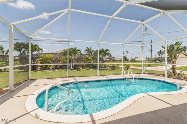 4022 SW 8th CT, Cape Coral, FL 33914
