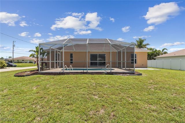 4022 SW 8th CT, Cape Coral, FL 33914