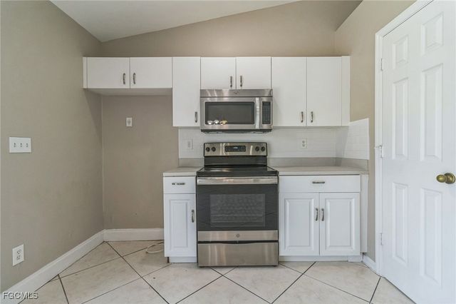 4022 SW 8th CT, Cape Coral, FL 33914