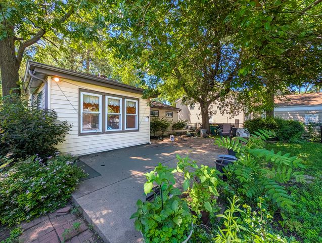 291 3rd Street, Wheeling, IL 60090