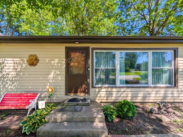 291 3rd Street, Wheeling, IL 60090