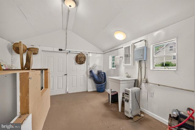 1918 SENSENY RD, Berryville, VA 22611
