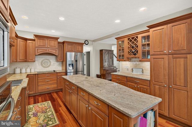 1918 SENSENY RD, Berryville, VA 22611