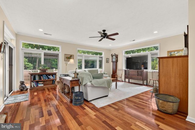1918 SENSENY RD, Berryville, VA 22611