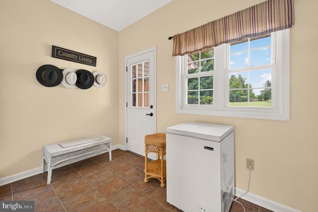 1918 SENSENY RD, Berryville, VA 22611