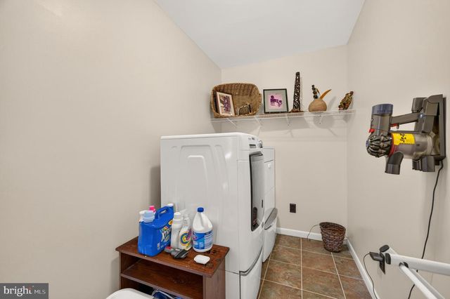 1918 SENSENY RD, Berryville, VA 22611