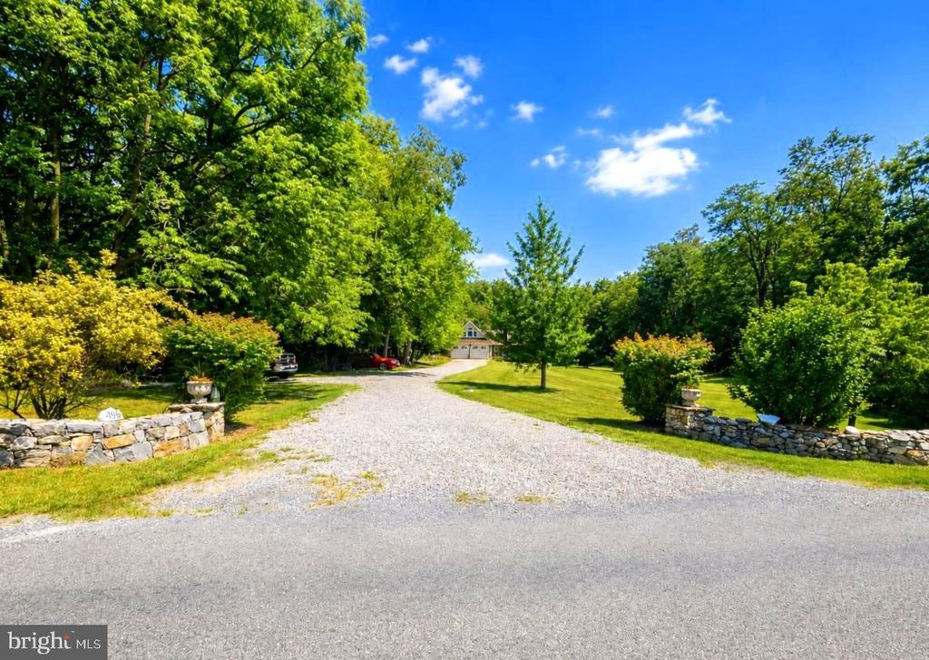 1918 SENSENY RD, Berryville, VA 22611