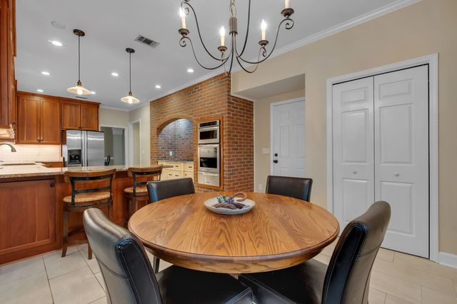 2313 HAVERHILL Road, Tallahassee, FL 32312