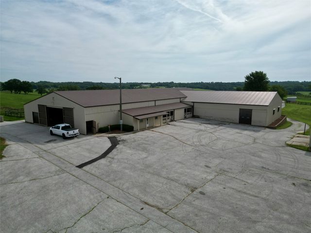 7820 SE Vandalia Drive, Runnells, IA 50237