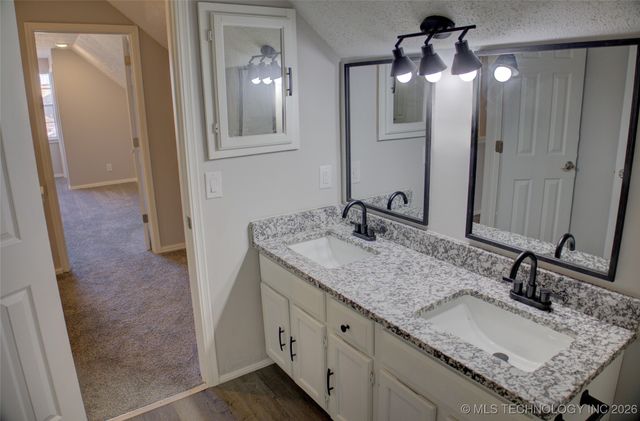 825 W Waco Street, Broken Arrow, OK 74011