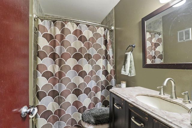 4085 S 84th STREET #8, Greenfield, WI 53228