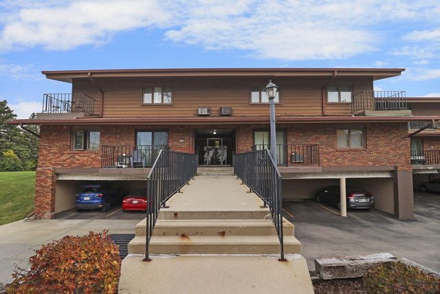 4085 S 84th STREET #8, Greenfield, WI 53228
