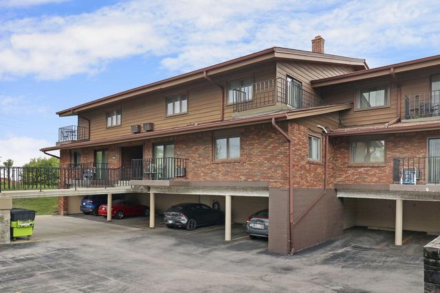 4085 S 84th STREET #8, Greenfield, WI 53228