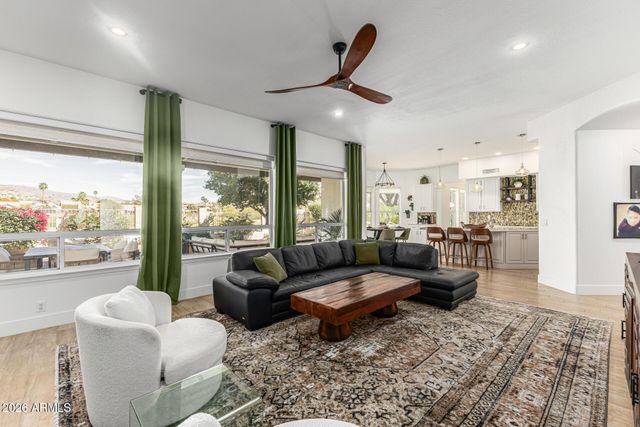 1736 E SILVERWOOD Drive, Phoenix, AZ 85048