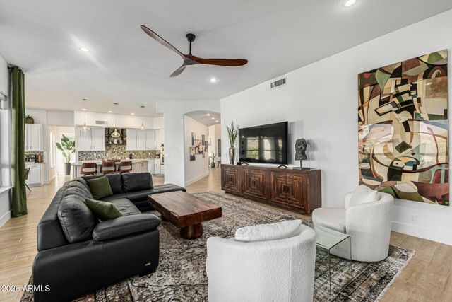 1736 E SILVERWOOD Drive, Phoenix, AZ 85048