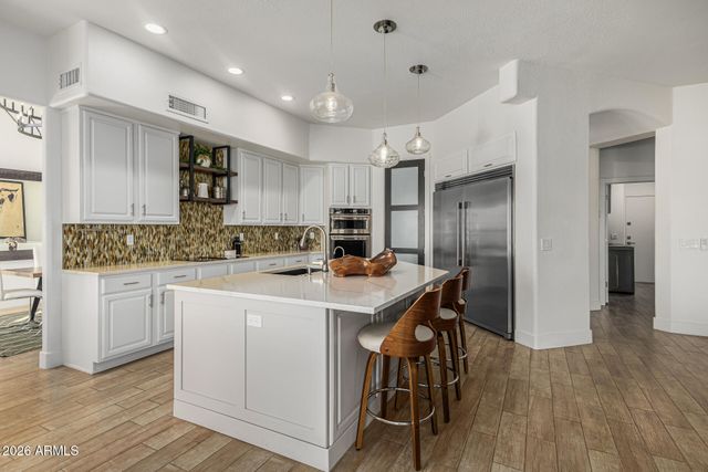 1736 E SILVERWOOD Drive, Phoenix, AZ 85048