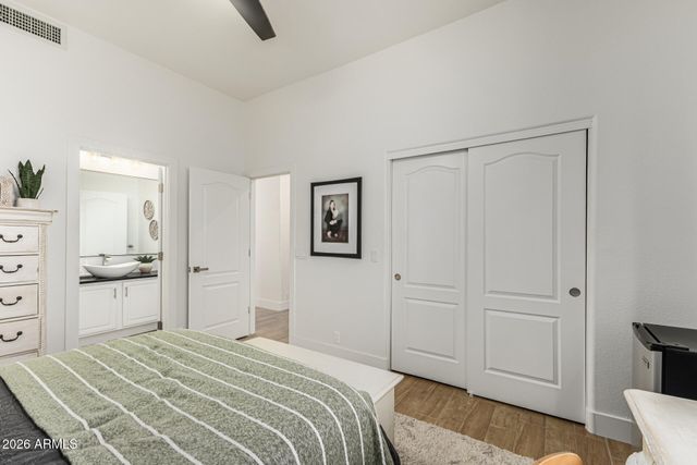 1736 E SILVERWOOD Drive, Phoenix, AZ 85048