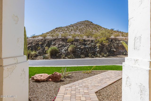 1736 E SILVERWOOD Drive, Phoenix, AZ 85048