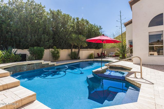 1736 E SILVERWOOD Drive, Phoenix, AZ 85048