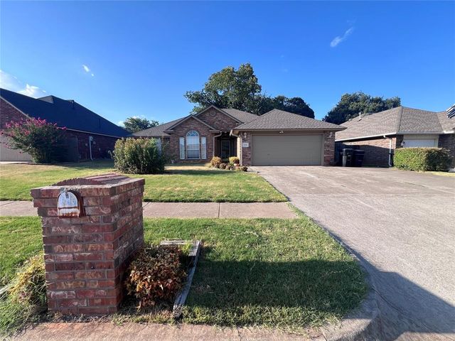1825 SE 1st Street, Moore, OK 73160