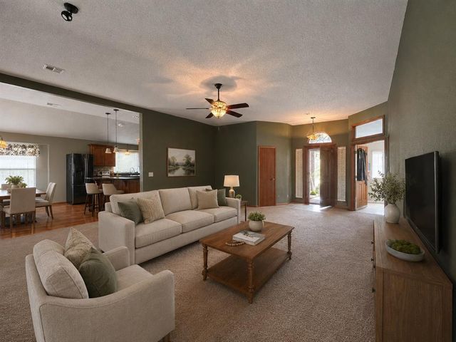 1825 SE 1st Street, Moore, OK 73160