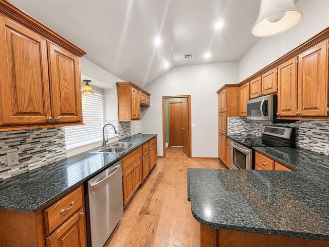 1825 SE 1st Street, Moore, OK 73160