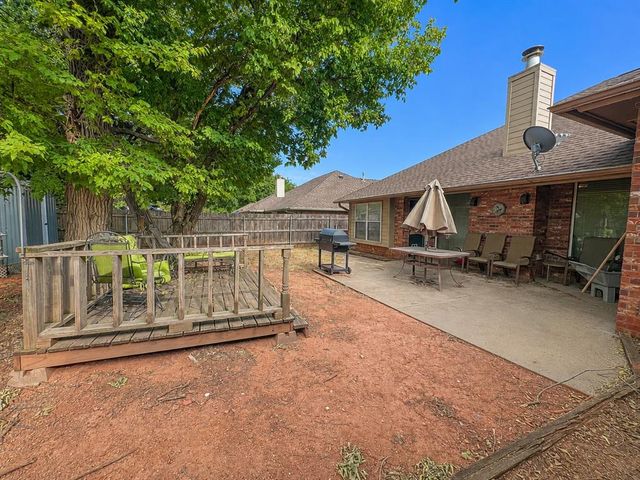 1825 SE 1st Street, Moore, OK 73160