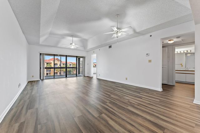 700 Uno Lago Drive 404, Juno Beach, FL 33408