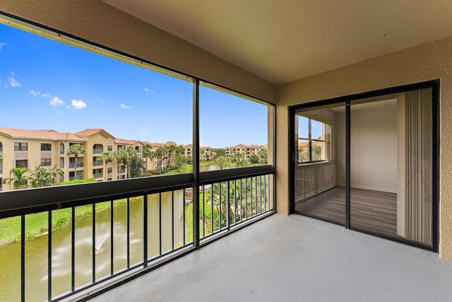 700 Uno Lago Drive 404, Juno Beach, FL 33408